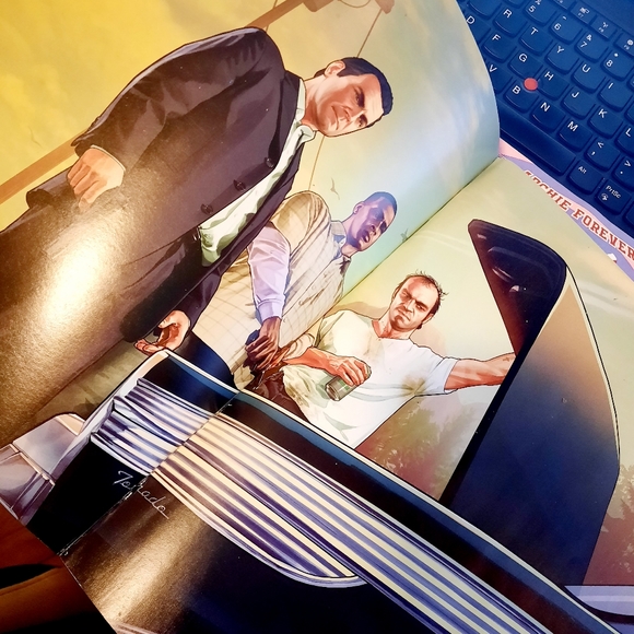 Grand Theft Auto 5 & Vice City Strategy Guides - Picture 5 of 6